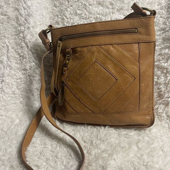 Lucky Brand Leather Tan medium Crossbody Bag stitching accent. - Picture 1 of 12